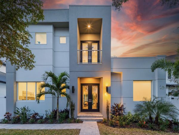 Luxurious 6-Bedroom Sarasota  Pool & Main House & Guest House Rooftop Terrace