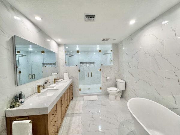 Luxurious 6_Bedroom Home in Holmes Beach - Steps from the Gulf