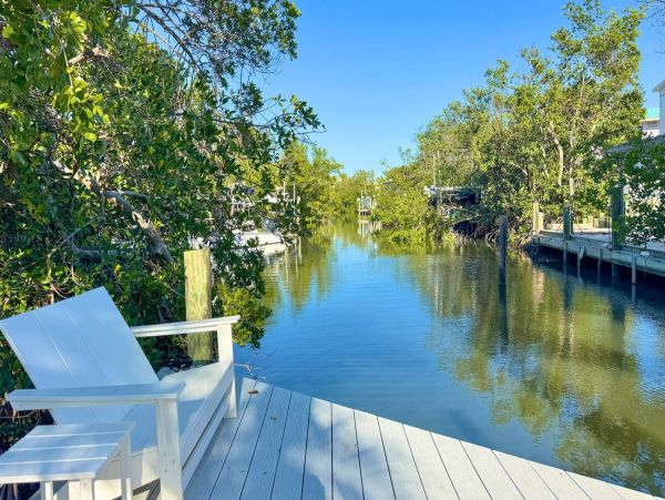 Luxurious 6_Bedroom Home in Holmes Beach - Steps from the Gulf