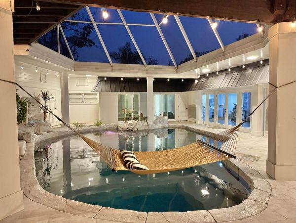 Luxurious 6_Bedroom Home in Holmes Beach - Steps from the Gulf