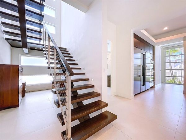 Luxury Home in Sarasota - Five Bedroom Elegance Awaits