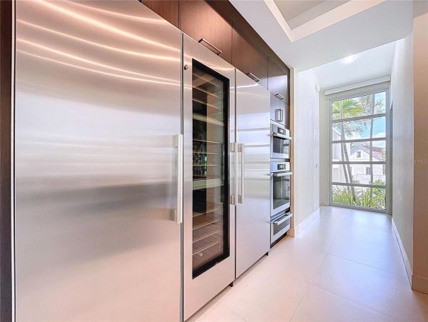 Luxury Home in Sarasota - Five Bedroom Elegance Awaits