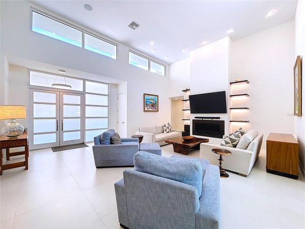 Luxury Home in Sarasota - Five Bedroom Elegance Awaits