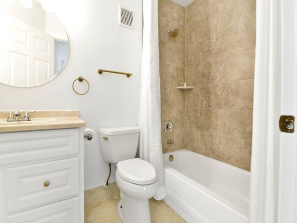 Luxurious 3-Bedroom Condo in West Boca Raton - Ideal for Tennis & Family Getaways