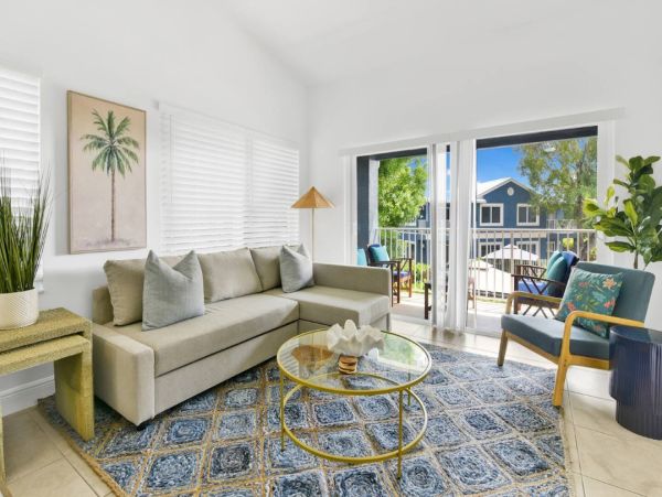Luxurious 3-Bedroom Condo in West Boca Raton - Ideal for Tennis & Family Getaways