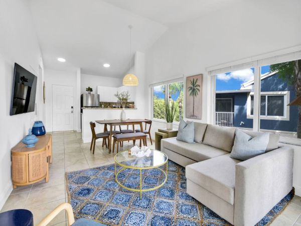 Luxurious 3-Bedroom Condo in West Boca Raton - Ideal for Tennis & Family Getaways