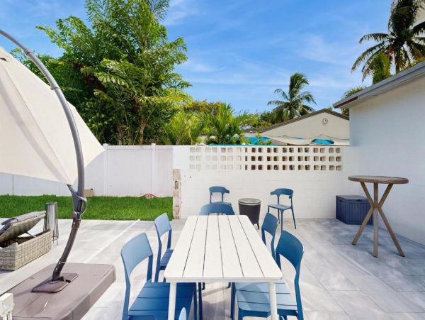 Fort Lauderdale 3-Bedroom Home - Private Pool & Modern Amenities
