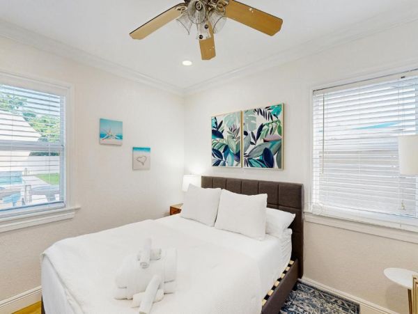Fort Lauderdale 3-Bedroom Home - Private Pool & Modern Amenities