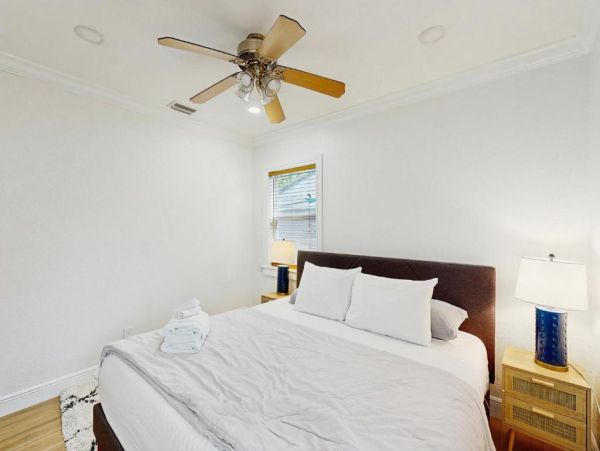 Fort Lauderdale 3-Bedroom Home - Private Pool & Modern Amenities