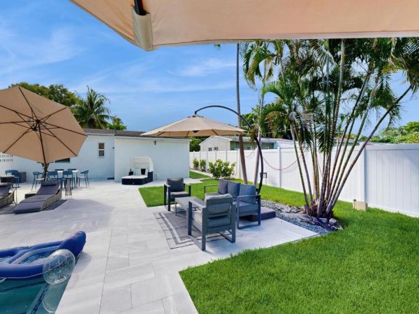Fort Lauderdale 3-Bedroom Home - Private Pool & Modern Amenities