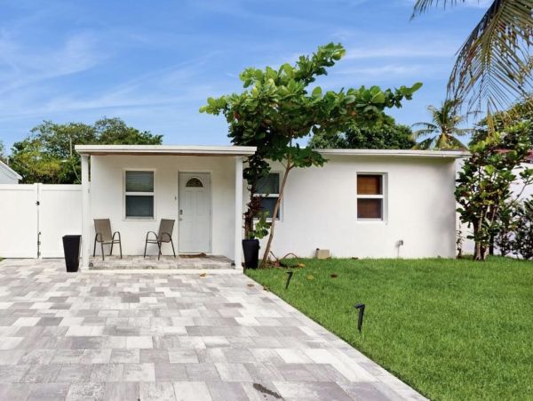 Fort Lauderdale 3-Bedroom Home - Private Pool & Modern Amenities