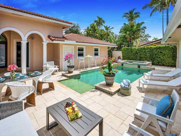 Fort Lauderdale Vacation Rental - Courtyard Pool Home Near Beach