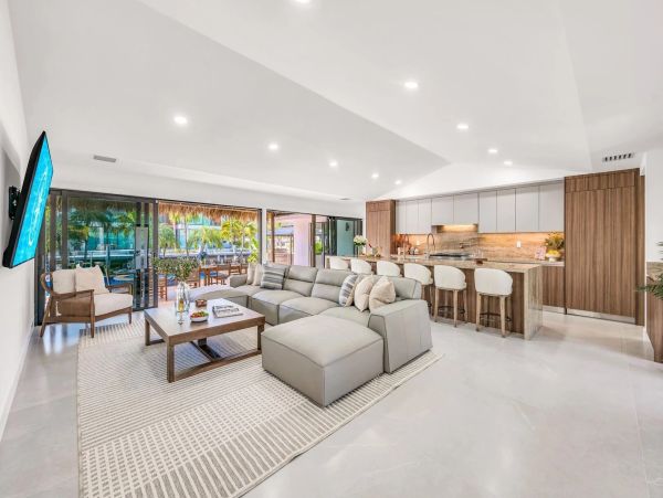 Luxurious Waterfront Property in Fort Lauderdale - Ideal for Families