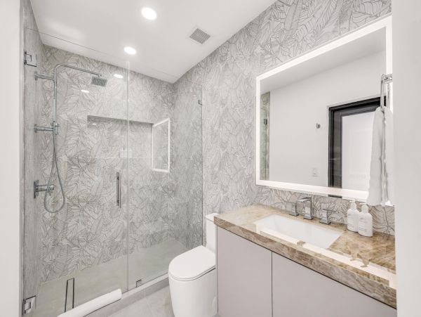 Luxurious Waterfront Property in Fort Lauderdale - Ideal for Families