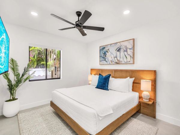 Luxurious Waterfront Property in Fort Lauderdale - Ideal for Families