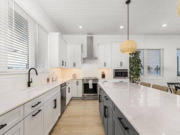 Luxurious Beachfront Retreat in Fort Myers