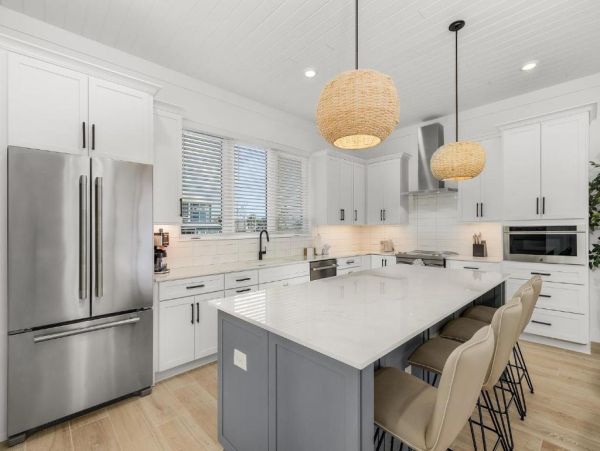Luxurious Beachfront Retreat in Fort Myers