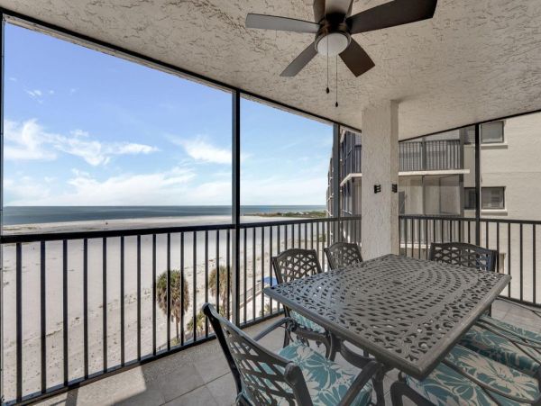 Beachfront Paradise at Fort Myers - Stunning Condo Rental Two Bedroom