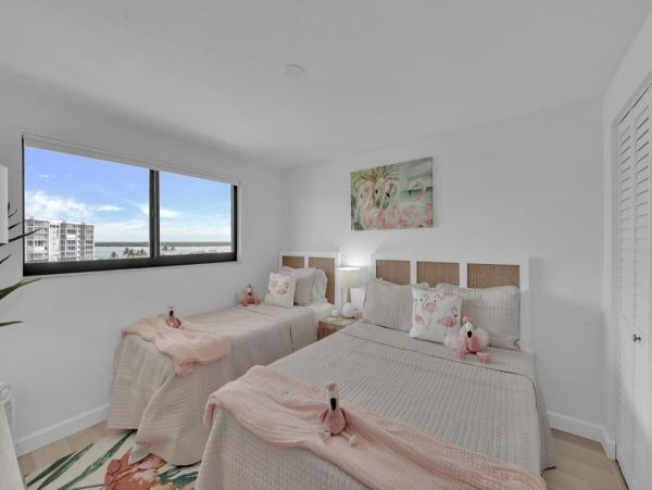Beachfront Paradise at Fort Myers - Stunning Condo Rental Two Bedroom
