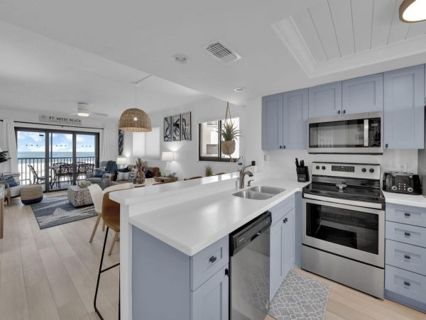 Beachfront Paradise at Fort Myers - Stunning Condo Rental Two Bedroom