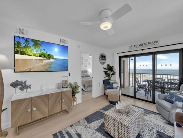 Beachfront Paradise at Fort Myers - Stunning Condo Rental Two Bedroom