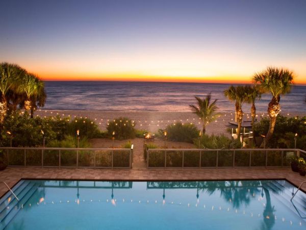 Beachfront Condo with Ocean Views & Luxurious Amenities in Sunny Isles Beach