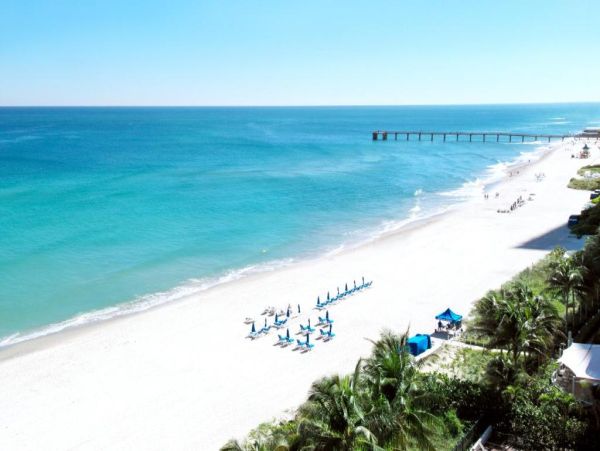 Beachfront Condo with Ocean Views & Luxurious Amenities in Sunny Isles Beach