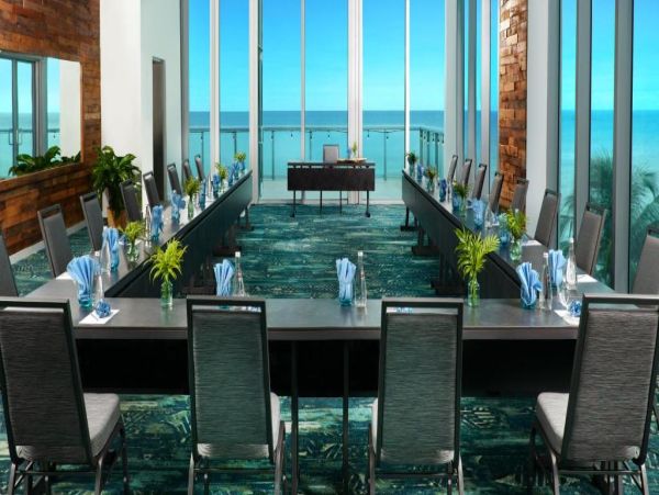 Beachfront Condo with Ocean Views & Luxurious Amenities in Sunny Isles Beach