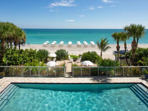 Beachfront Condo with Ocean Views & Luxurious Amenities in Sunny Isles Beach
