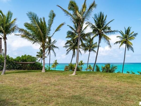 Luxurious Beachfront Four Bedroom Rental in Eleuthera