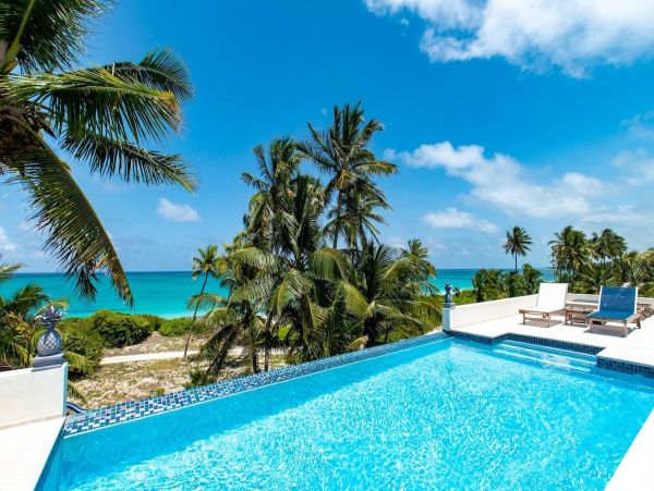 Luxurious Beachfront Four Bedroom Rental in Eleuthera