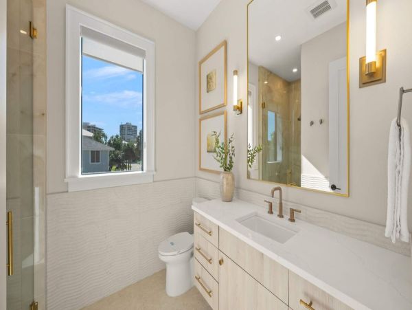 World Class Luxury Walk to Siesta Key Village Vacation Home NEW ARRIVAL!
