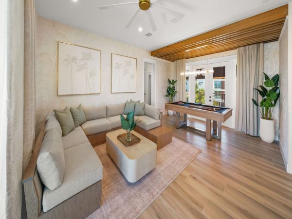 World Class Luxury Walk to Siesta Key Village Vacation Home NEW ARRIVAL!