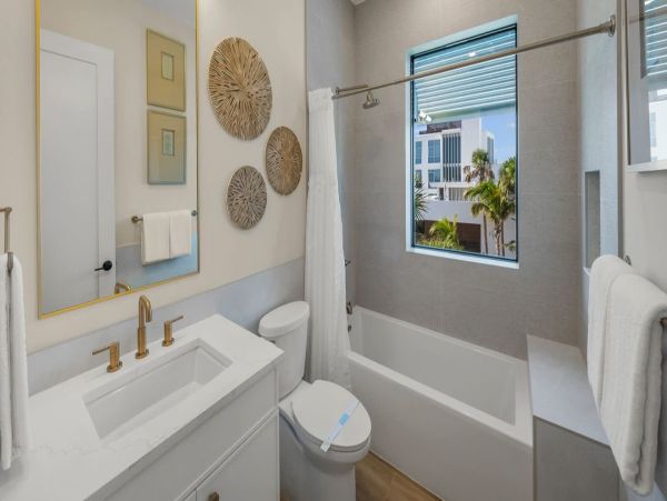 World Class Luxury Walk to Siesta Key Village Vacation Home NEW ARRIVAL!