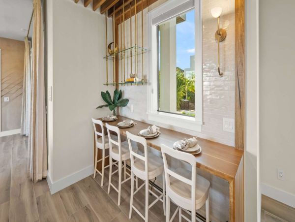 World Class Luxury Walk to Siesta Key Village Vacation Home NEW ARRIVAL!
