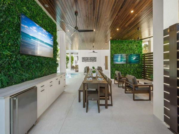 World Class Luxury Walk to Siesta Key Village Vacation Home NEW ARRIVAL!