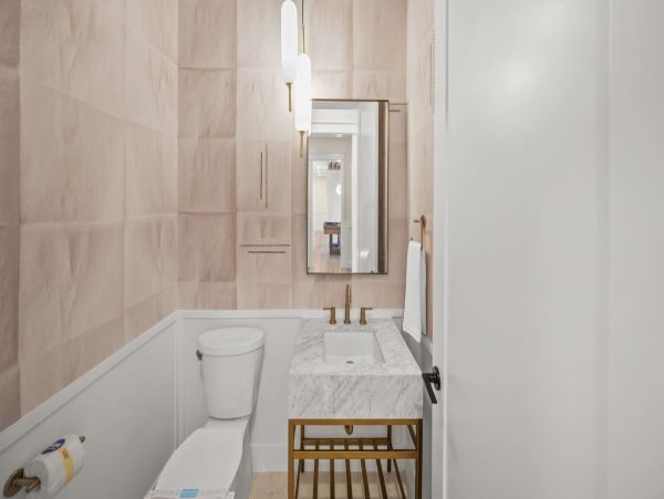 World Class Luxury Walk to Siesta Key Village Vacation Home NEW ARRIVAL!