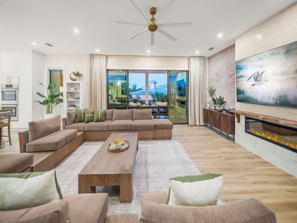 World Class Luxury Walk to Siesta Key Village Vacation Home NEW ARRIVAL!