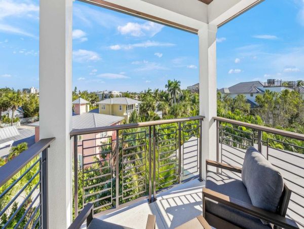 World Class Luxury Walk to Siesta Key Village Vacation Home NEW ARRIVAL!