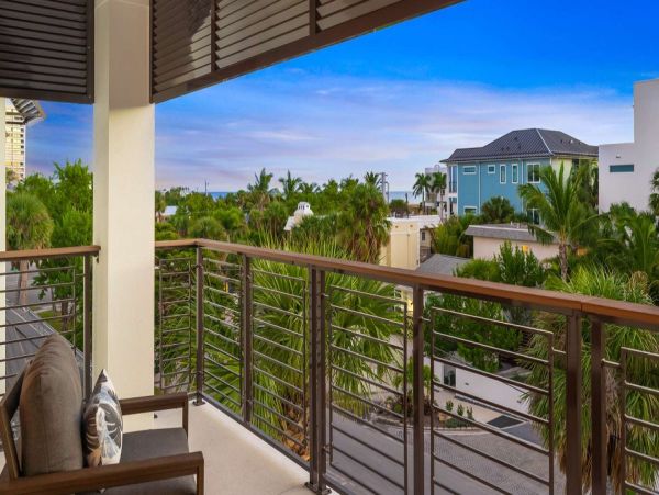 World Class Luxury Walk to Siesta Key Village Vacation Home NEW ARRIVAL!