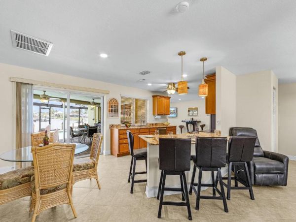 Luxurious Villa Escape in Cape Coral - Gulf Access Retreat