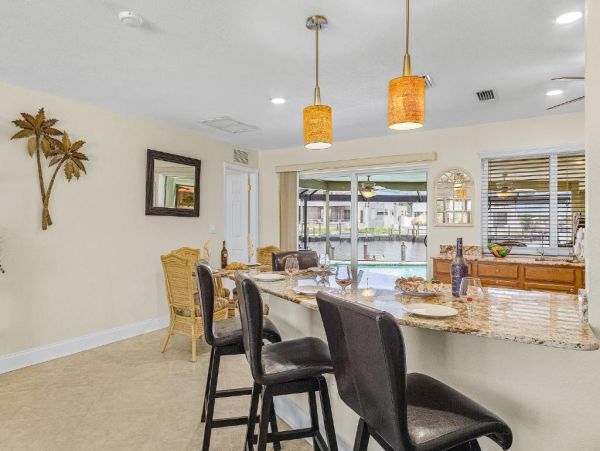 Luxurious Villa Escape in Cape Coral - Gulf Access Retreat
