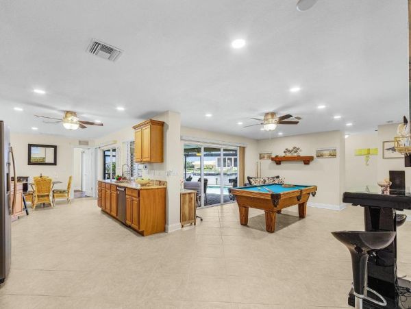Luxurious Villa Escape in Cape Coral - Gulf Access Retreat