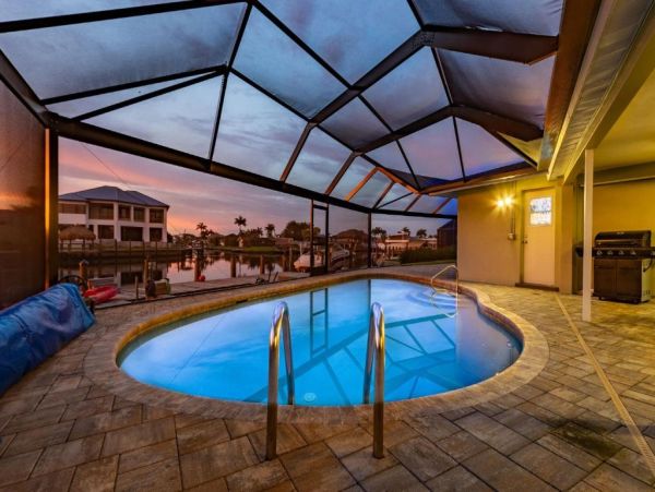 Luxurious Villa Escape in Cape Coral - Gulf Access Retreat