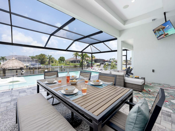 Luxury Gulf Access Villa NW Cape Coral