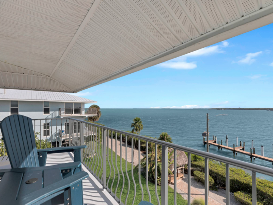 Luxury Coastal Retreat in Marathon - 2-Bedroom Condo with Pool