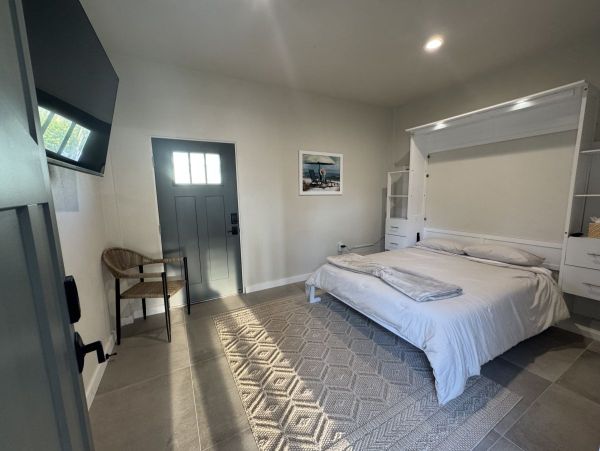 Luxury Oceanfront Retreat in Bradenton Beach - 3_Bedroom Home with Private Pool