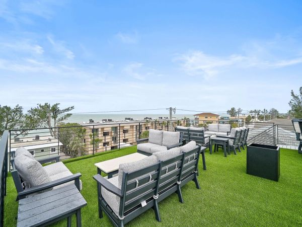 Luxury Oceanfront Retreat in Bradenton Beach - 3_Bedroom Home with Private Pool