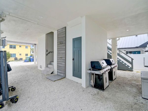 Luxury Oceanfront Retreat in Bradenton Beach - 3_Bedroom Home with Private Pool