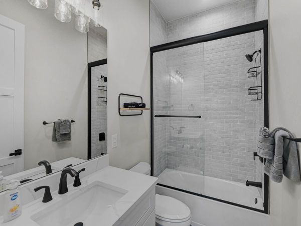 Luxury Oceanfront Retreat in Bradenton Beach - 3_Bedroom Home with Private Pool